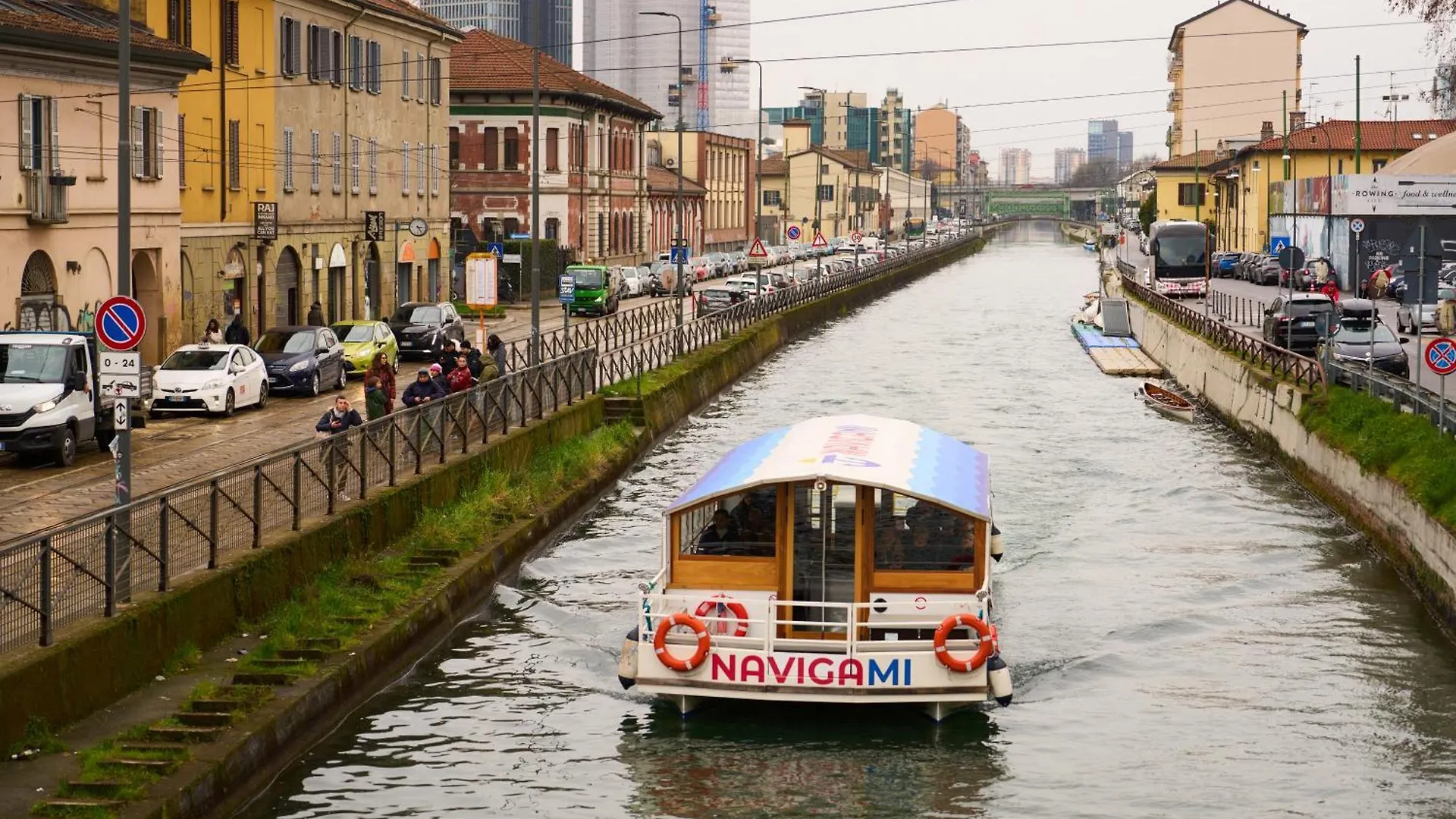 Riverside Loft Navigli - Spacious Two-Bedroom Apartment Milaan 0*,  Italië