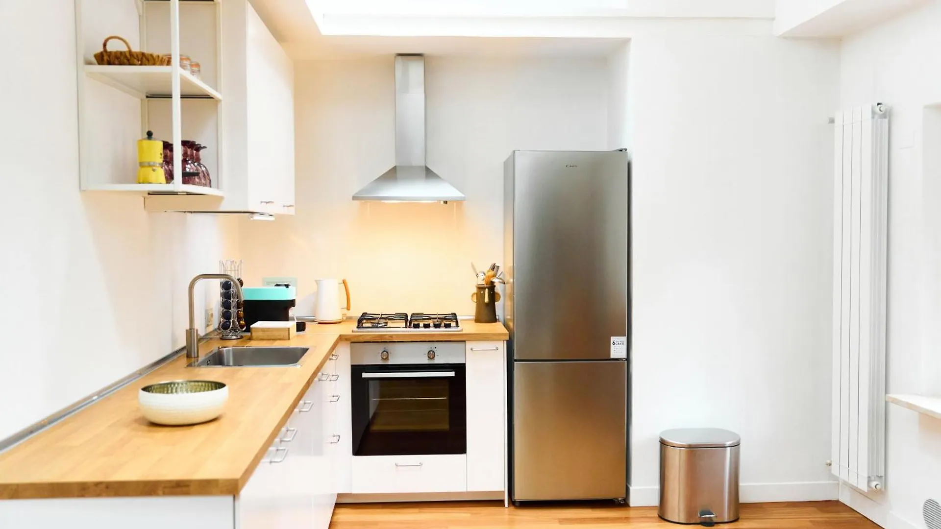 מילאנו Riverside Loft Navigli - Spacious Two-Bedroom Apartment